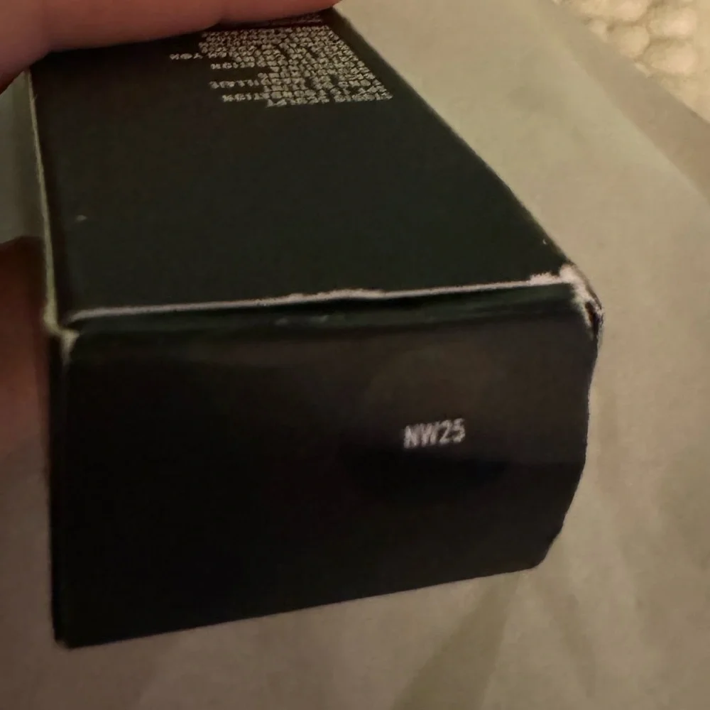 Mac Studio Sculpt Foundation SPF15 Nc20 Full Size 40mL 1.3 Oz. New in Box